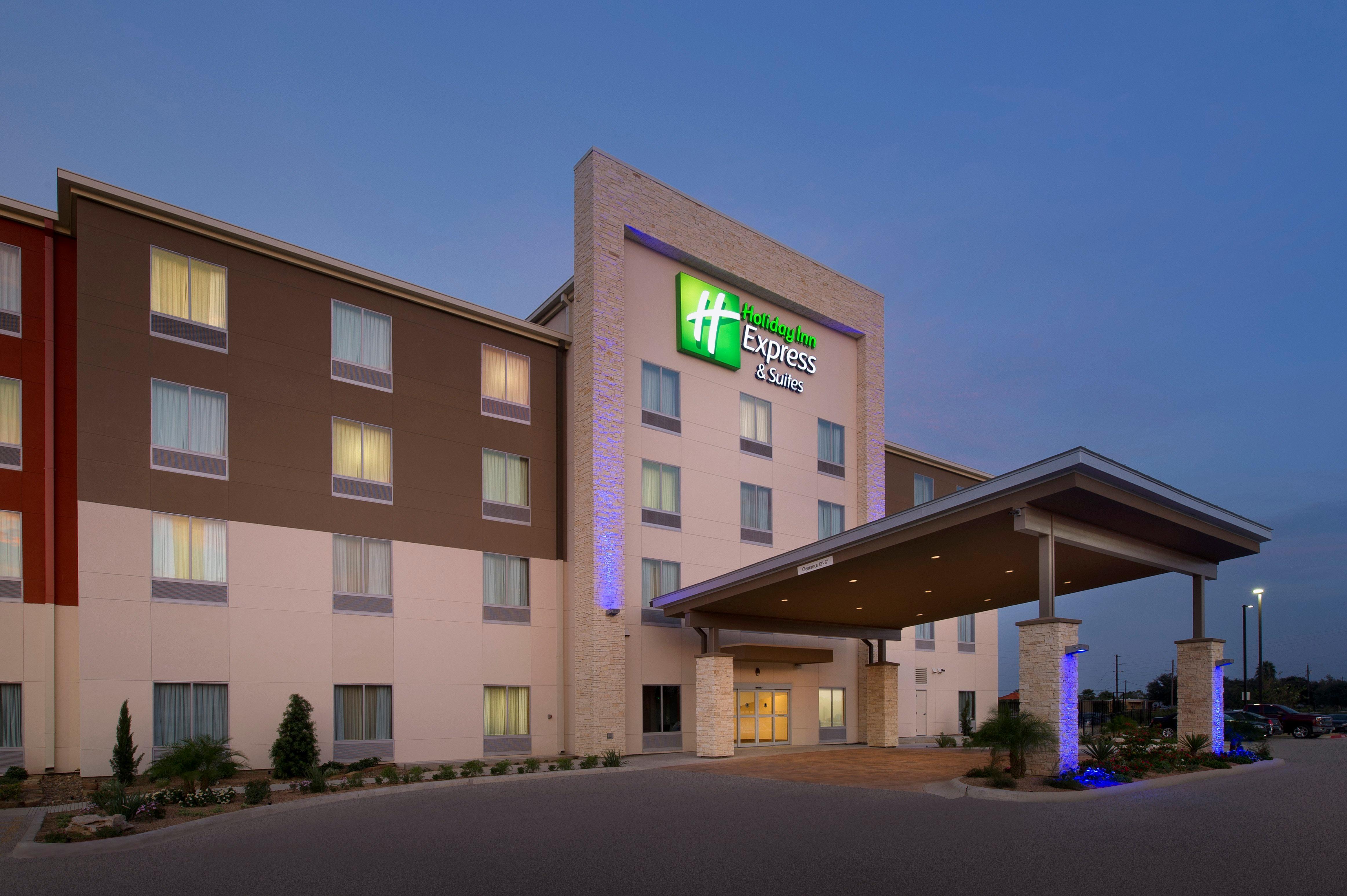 Holiday Inn Express & Suites Bay City, An Ihg Hotel Exterior photo